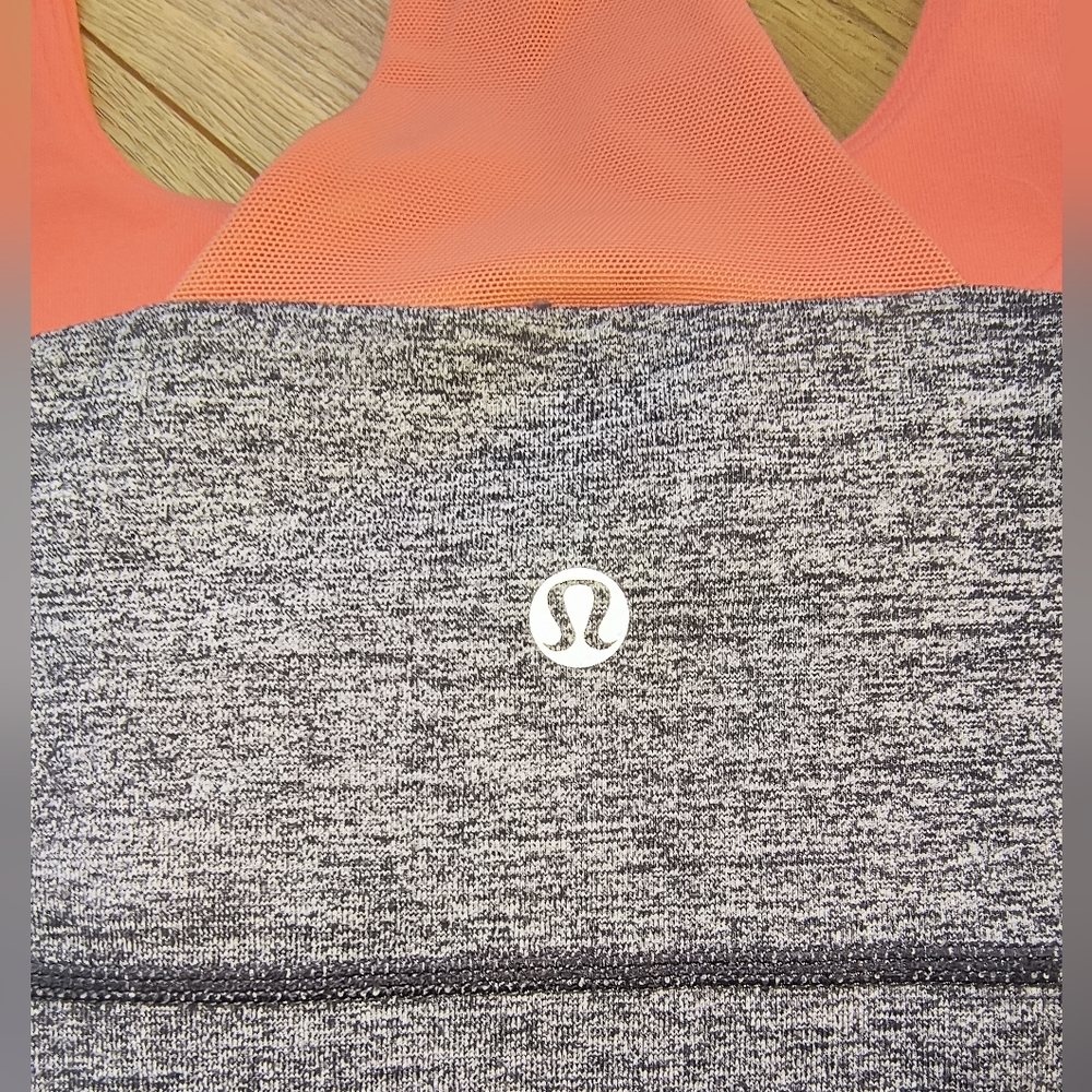 Lululemon Athletica Scoop Neck Racerback Tank in Charcoal and Peach in Size 10 - Picture 4 of 7